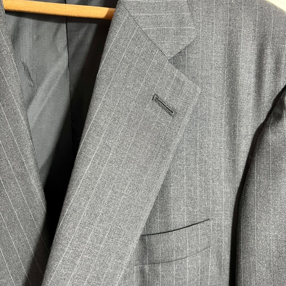 Brooks brothers grey and white pinstriped man’s suit, 100% wool, 43reg, 38 w - Picture 4 of 14